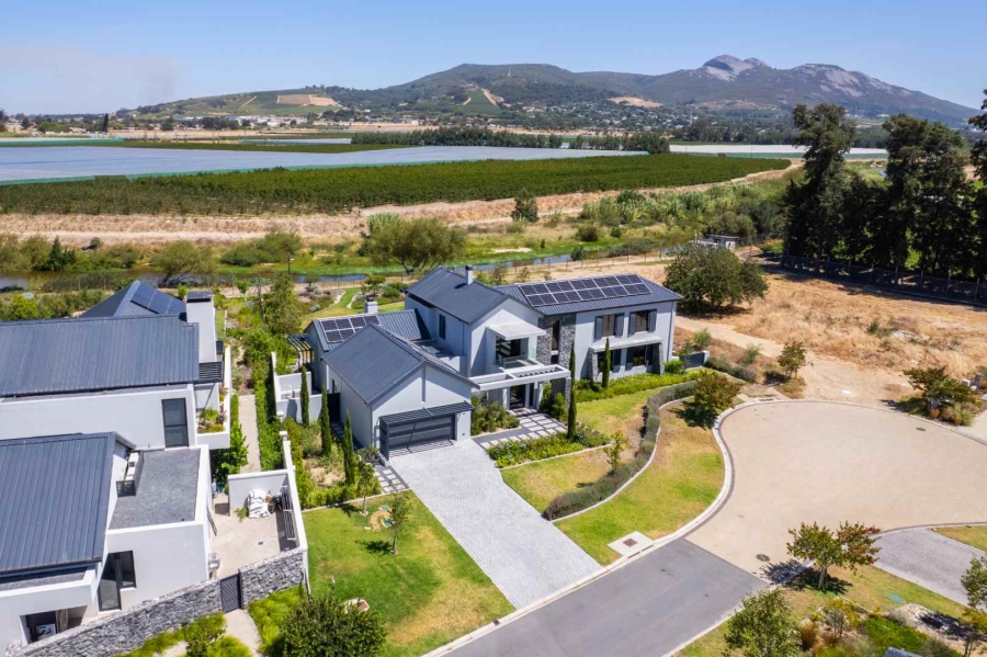 5 Bedroom Property for Sale in Val De Vie Estate Western Cape